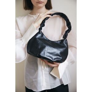 Georgia Jay Cloud Shoulder Bag In Black